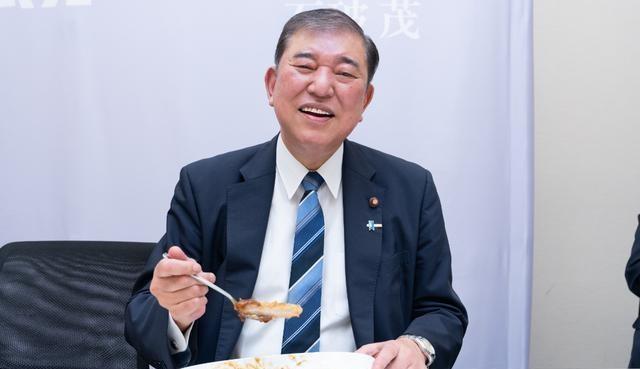 日本首相石破茂夫人，背后的力量与低调的智慧风采