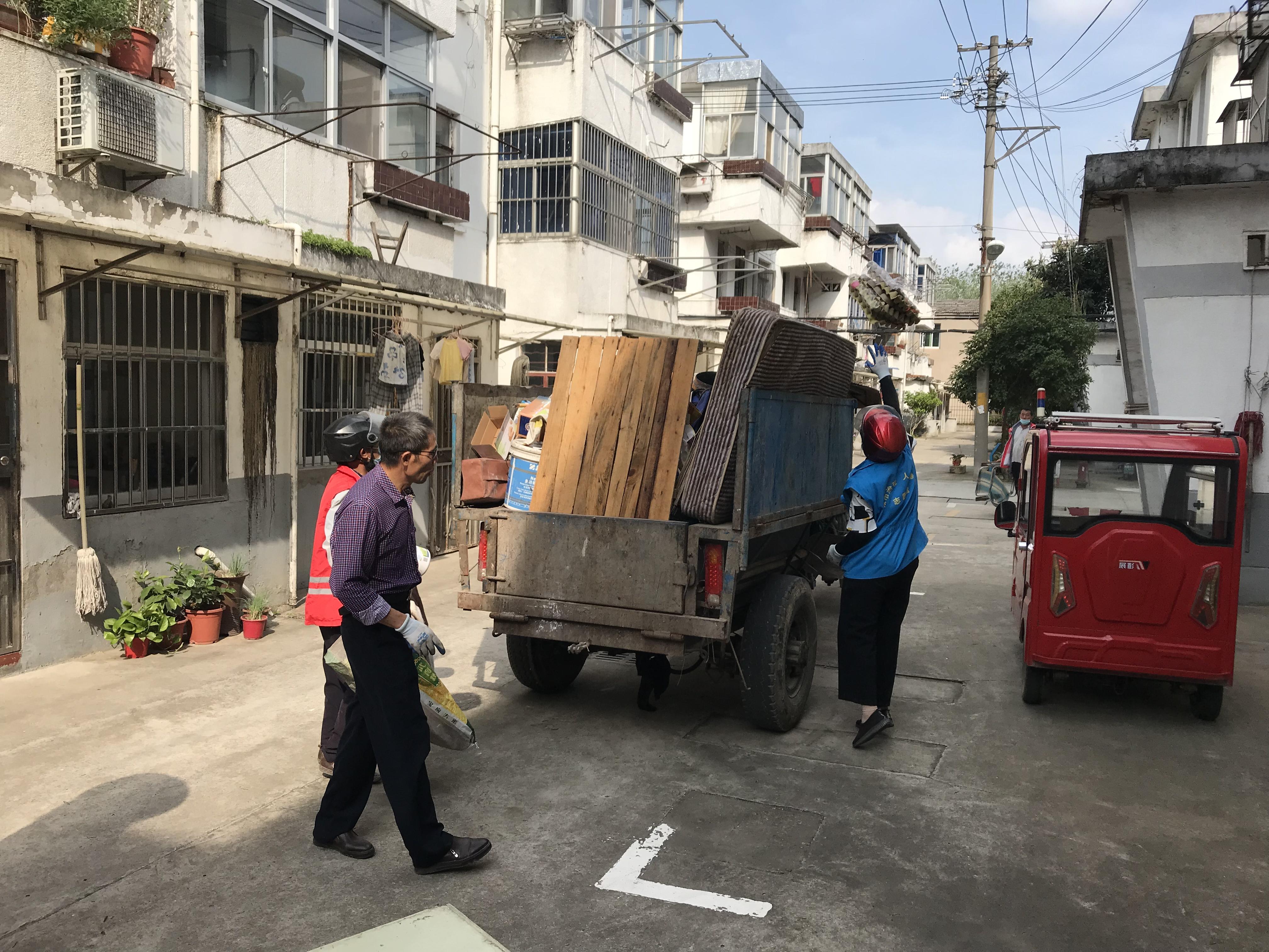 龙潭社区新领导团队引领下的繁荣发展之路